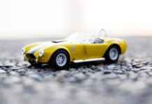 Mikro Çanta Modası: Pratik mi, Yoksa Sadece Şık mı? Mikro Çanta Modası: Pratik mi, Yoksa Sadece Şık mı?