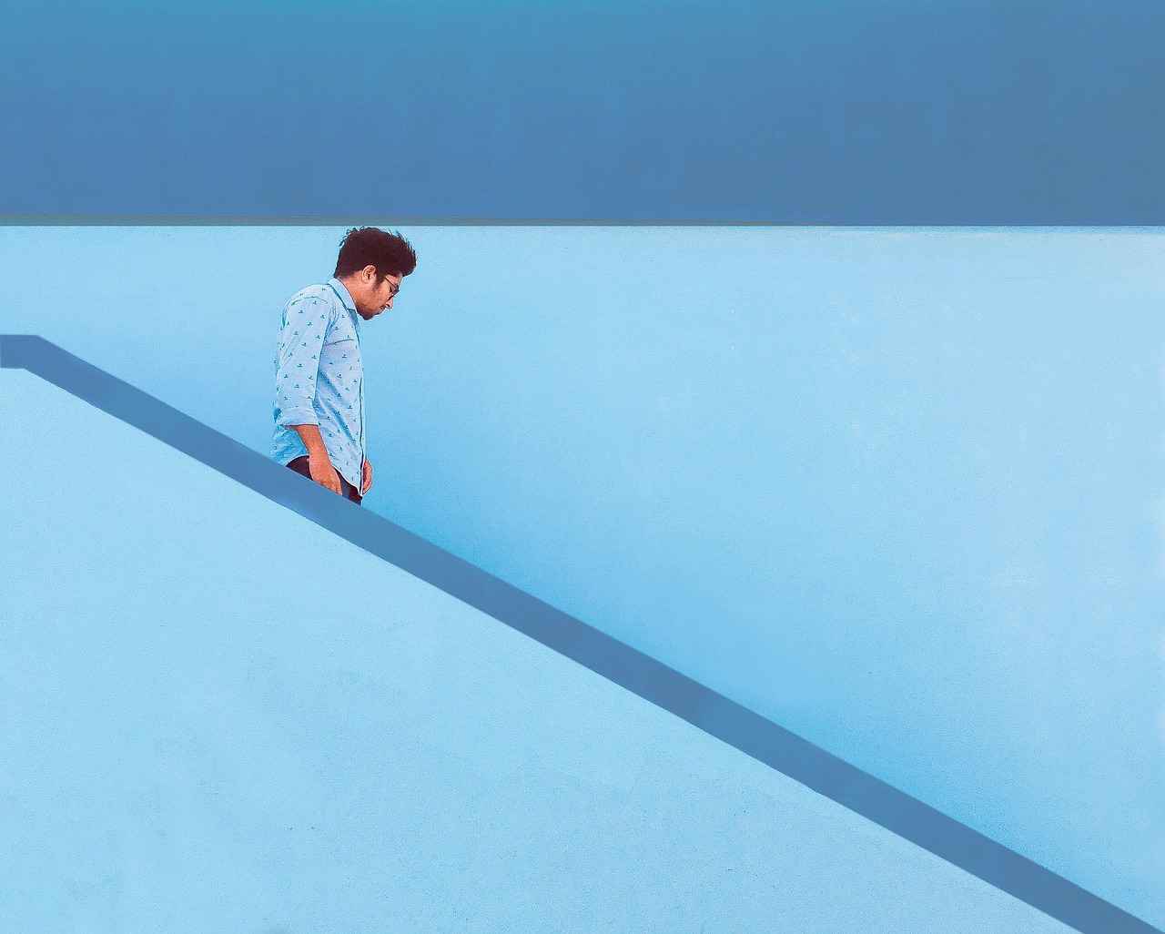 Minimalist Çanta Modelleri ile Şık Kombinler 2 Minimalist Çanta Modellerinin Özellikleri