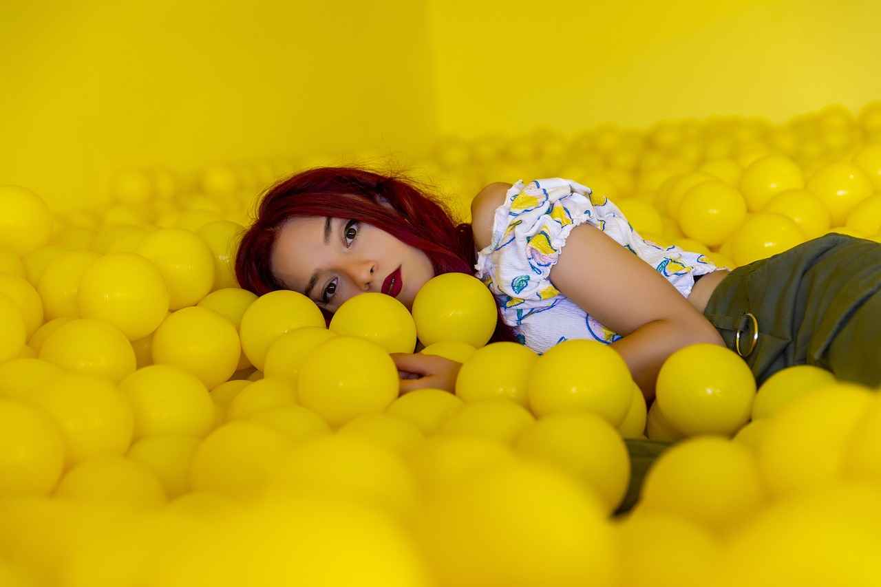 Şeffaf Çanta Modası: Kimler Tercih Etmeli? 3 Kimler Şeffaf Çanta Tercih Etmeli?