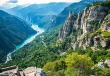 Dünyanın En Güzel Doğal Harikaları ve Seyahat Yolu The World's Most Beautiful Natural Wonders and Travel Routes