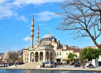 İstanbul’un Gizli Hazinesi: Bakırköy Istanbul's Hidden Treasure: Bakirkoy