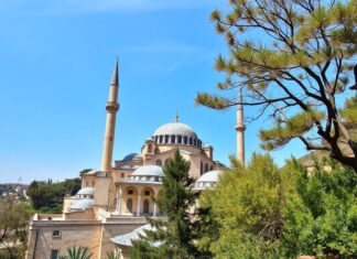 Türkiye’de Keşfedilmemiş Hazineler: Yabancı Turistler İçin Gizli Güzellikler Undiscovered Treasures in Turkey: Hidden Beauties for Foreign Tourists