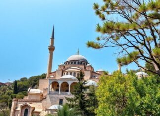 Türkiye’de Keşfedilmemiş Hazineler: Yabancı Turistler İçin Gizli Cennetler Undiscovered Treasures in Turkey: Hidden Paradises for Foreign Tourists