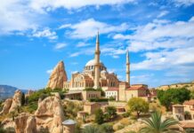 Türkiye’de Keşfedilmesi Gereken 10 Harika Yer 10 Amazing Places to Discover in Turkey 1. **Cappadocia**: Known for its unique rock formations, hot air balloon rides, and underground cities. 2. **Ephesus**: An ancient city with impressive ruins, including the Library of Celsus and the Temple of Artemis. 3. **Pamukkale**: Famous for its white travertine terraces and thermal waters. 4. **Istanbul**: A city that spans two continents, home to the Hagia Sophia, Blue Mosque, and Grand Bazaar. 5. **Antalya**: A coastal city with beautiful beaches, historic sites, and the Düden Waterfalls. 6. **Göbekli Tepe**: One of the world's oldest known places of worship, predating Stonehenge. 7. **Sumela Monastery**: A historic Greek Orthodox monastery built into a cliff face in Trabzon. 8. **Sağlık Plateau**: A stunning highland area in Bolu